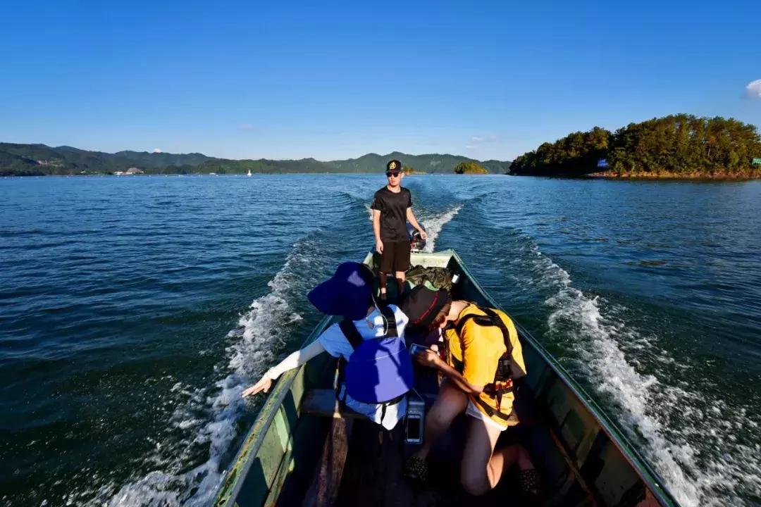 人均350+，住千岛湖最美民宿，吃大鱼头，还有私人小岛定制美拍！