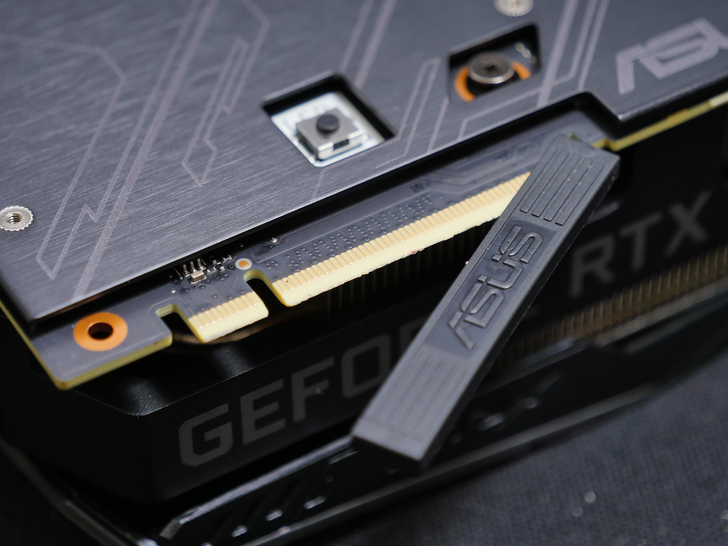 鍗庣rogstrixrtx3070,鍗庣rogstrixrtx4090