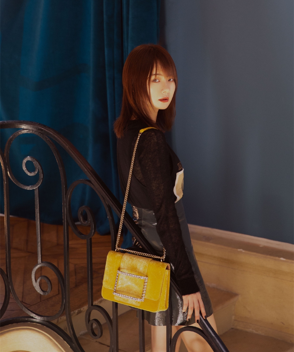 戚薇巴黎时装周街拍穿的鞋子,戚薇同款碎发