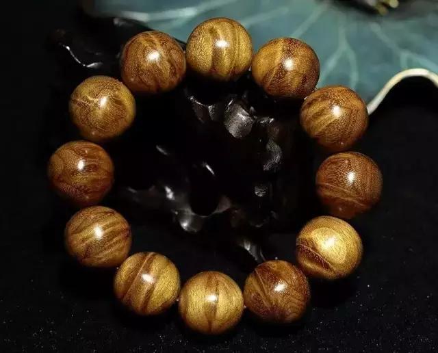 男人戴手串三圈好看还是2圈好看,1977属蛇的男人戴什么手串好