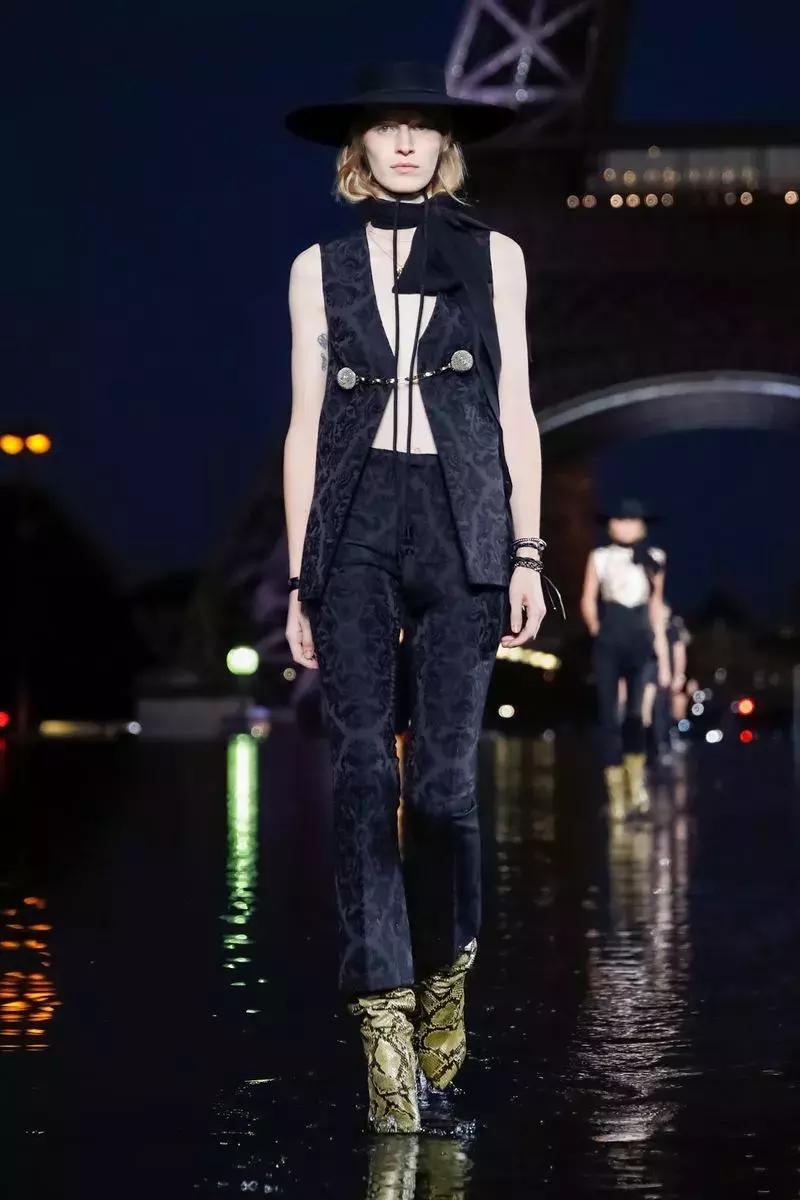 戚薇霸气走秀,唐嫣戚薇机场街拍大全