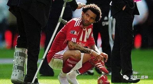 时隔14年英超再现帽子戏法,25岁闪耀英超赛场后却光速陨落