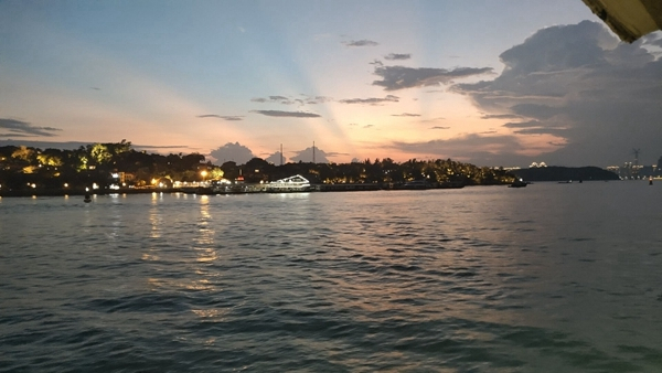 vivonex旗舰版竖屏变横屏,vivonex3s突破熄屏开不了机