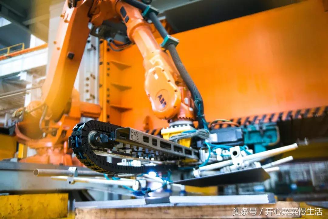 未来会被机器人替代吗,未来人类会被机器人取代吗