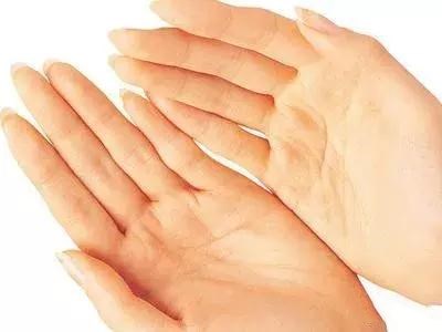 手汗脚汗多是什么原因且手脚冰凉,小儿手脚汗多而且冰凉是什么原因