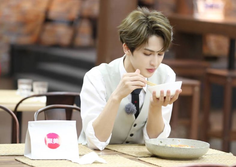 朱正廷微博超话截图,朱正廷看黑历史找人算账