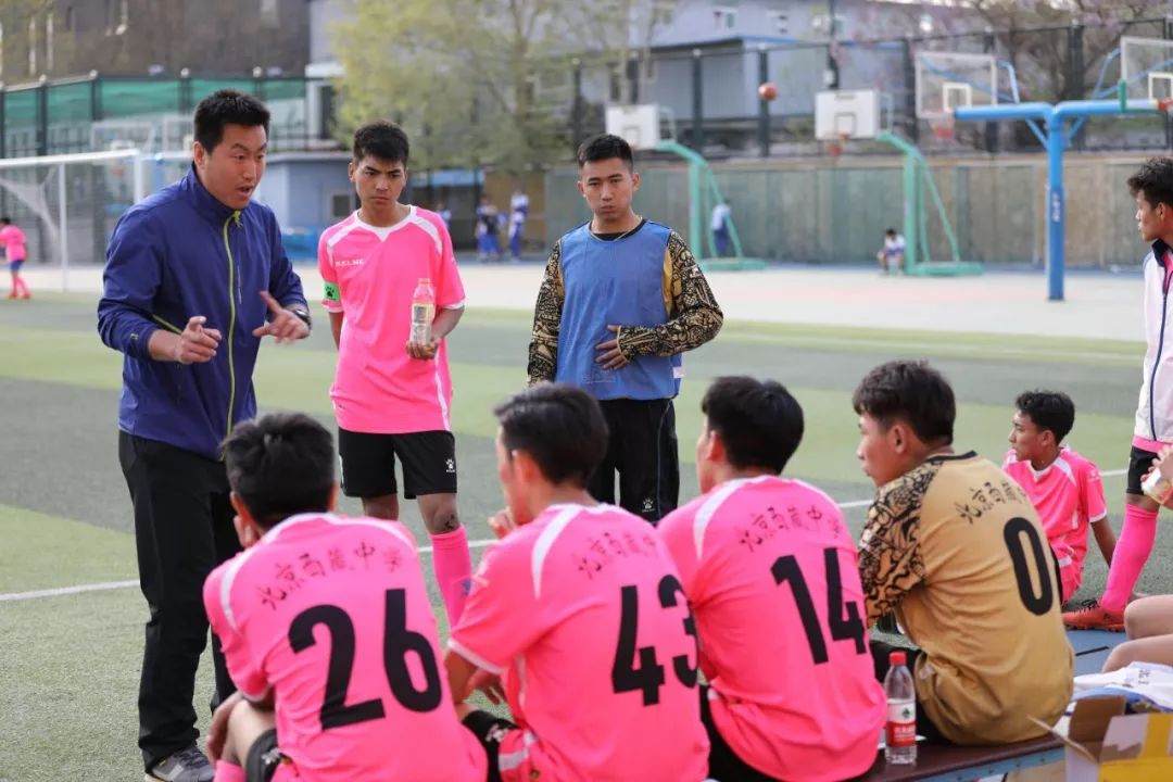 快乐小足球教案大班,快乐足球小班