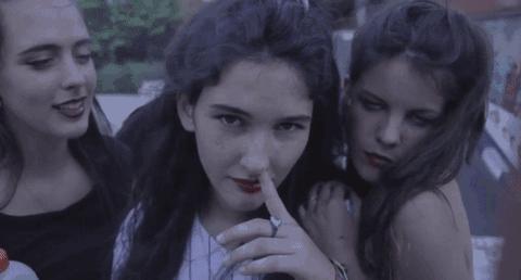 抠出来的鼻屎不要丢，隔壁家的小孩都馋哭了