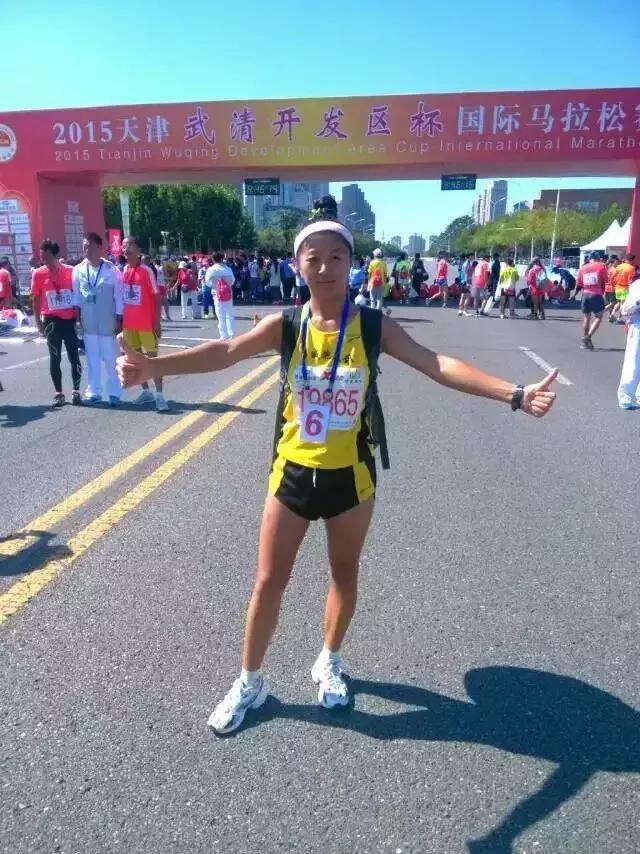 穿拖鞋跑马拉松,马拉松穿拖鞋