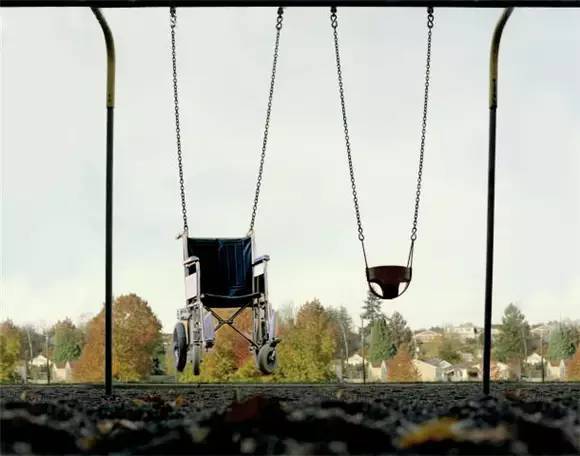 到底发生了什么？他把12个前女友都做成了高跟鞋？到底是真的假的