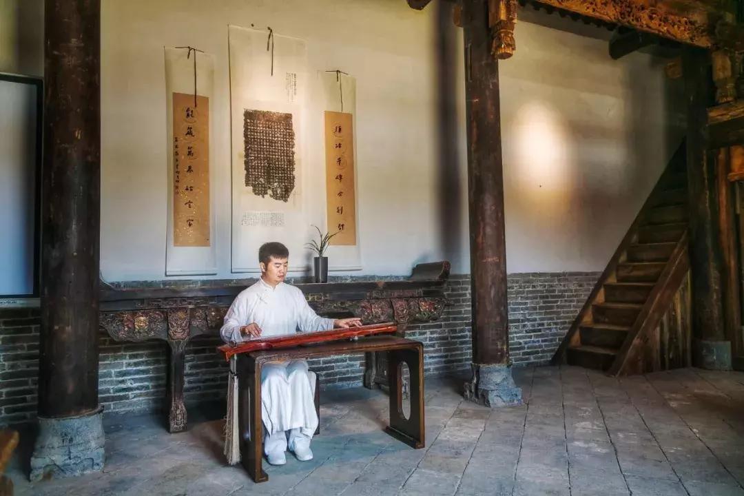 郑州足球小镇有真草足球场吗,郑州足球小镇现状