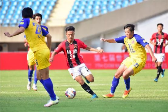 这场足球赛非常精彩的英语,这场足球比赛将持续两个小时英语