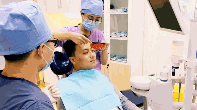 网上缺牙补贴是真的吗,缺牙人士看过来种牙补贴免费领