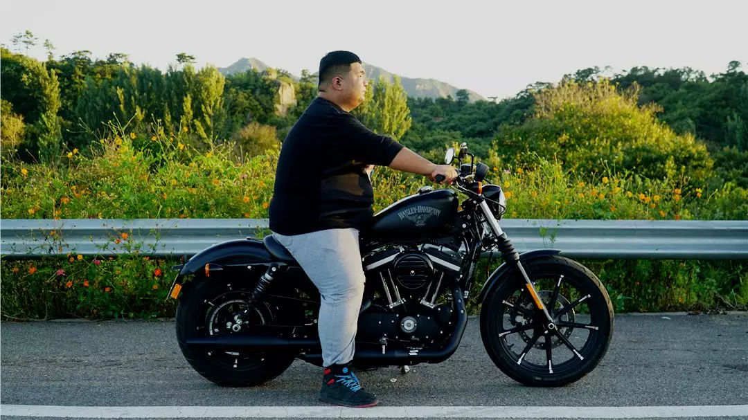 小姐姐为啥大爱硬汉？请看哈雷给出的答案