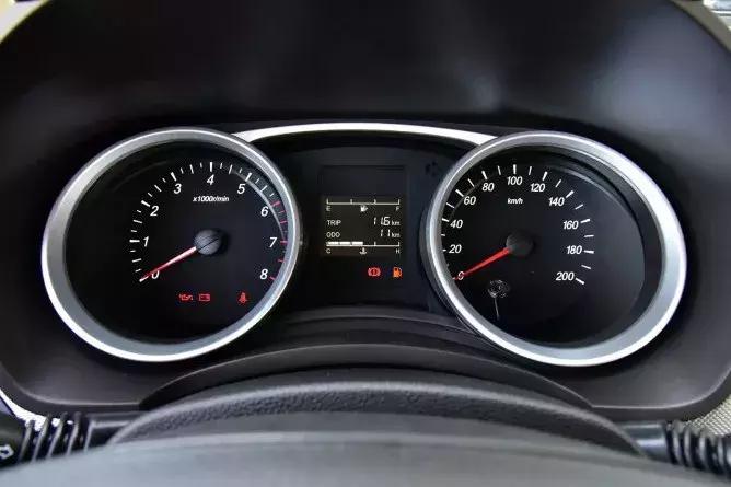 五菱宏光再出新款神车,五菱宏光s神车漂移