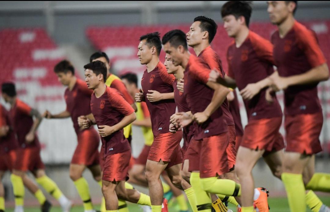 段暄贺炜刘建宏黄健翔,国足突遭重创晴天霹雳