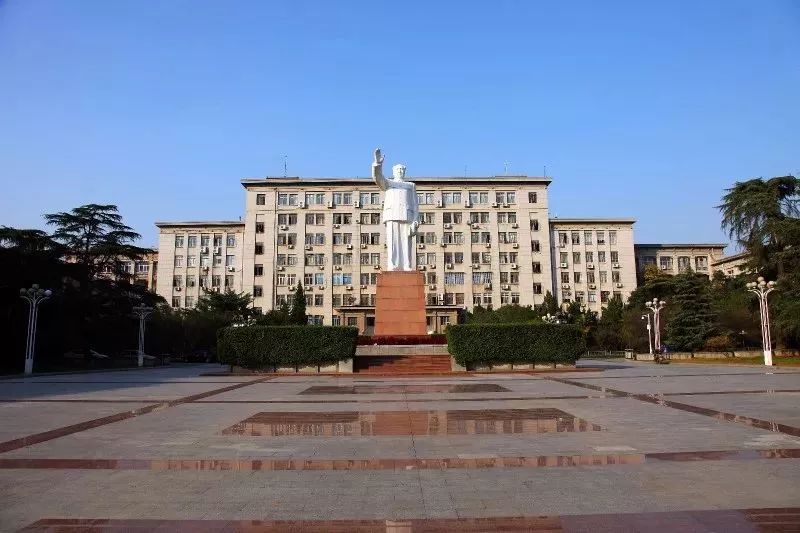 以华中师大为坐标原点，丈量大武汉