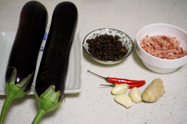 茄子怎么不油腻好吃,茄子如何处理少油