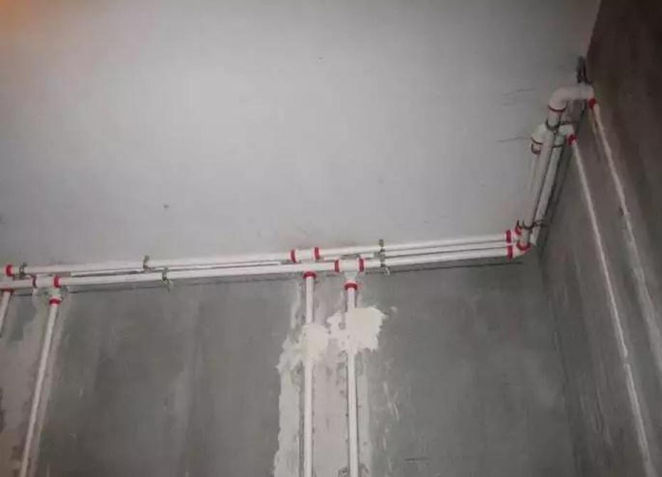 水电改造到底走天花板好还是地面,老房水电改造避坑最佳方案