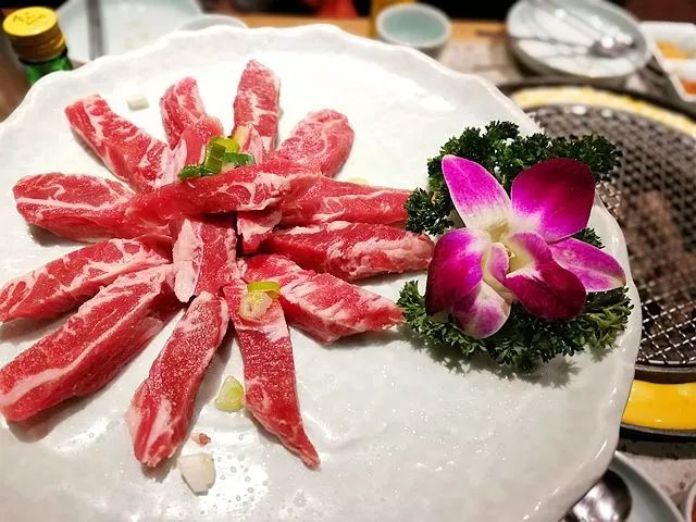 在太原能感觉在釜山街头吃烤肉,各种“芝士小吃”满屏食欲