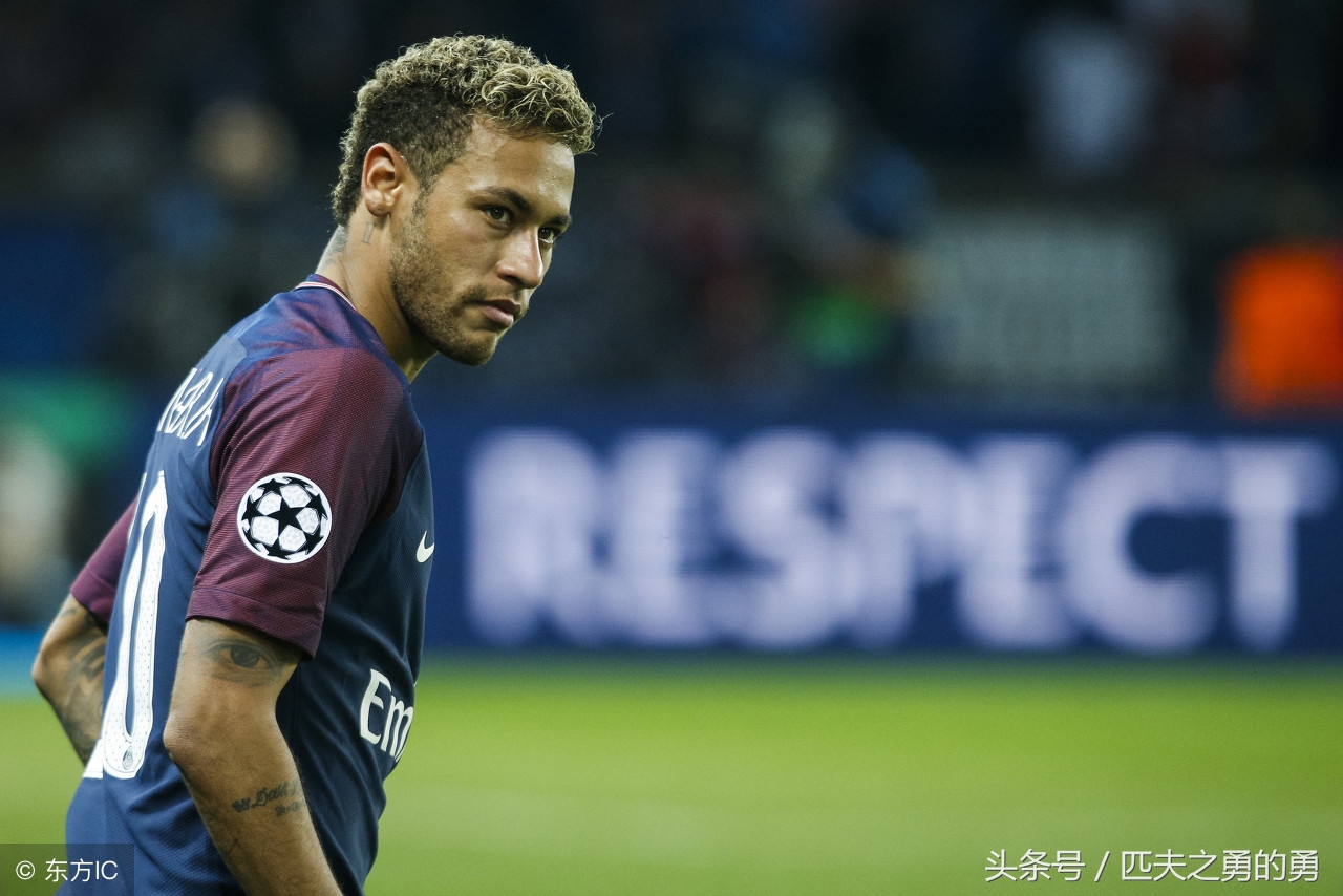 内马尔比肩传奇,内马尔弧线任意球