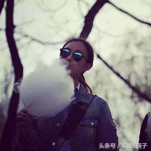 拍照pose技巧和方法,女生拍照剪刀手pose