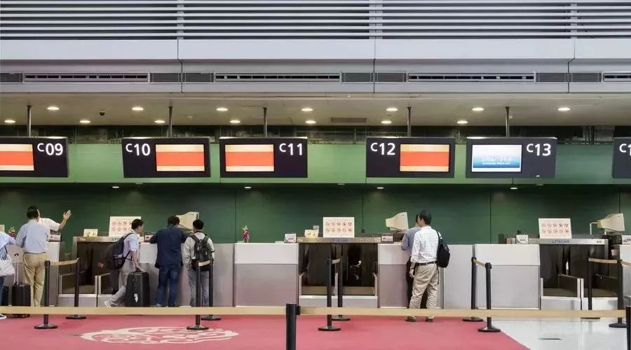 各航空公司随身携带行李大小要求,各航空公司托运行李规定