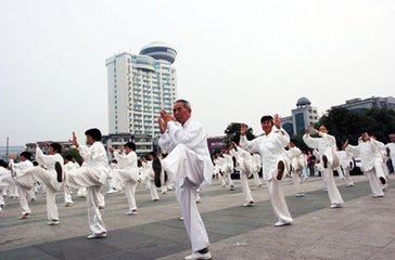 强直性脊柱炎初期的最佳锻炼方法,强直性脊柱炎有六种简单锻炼方法