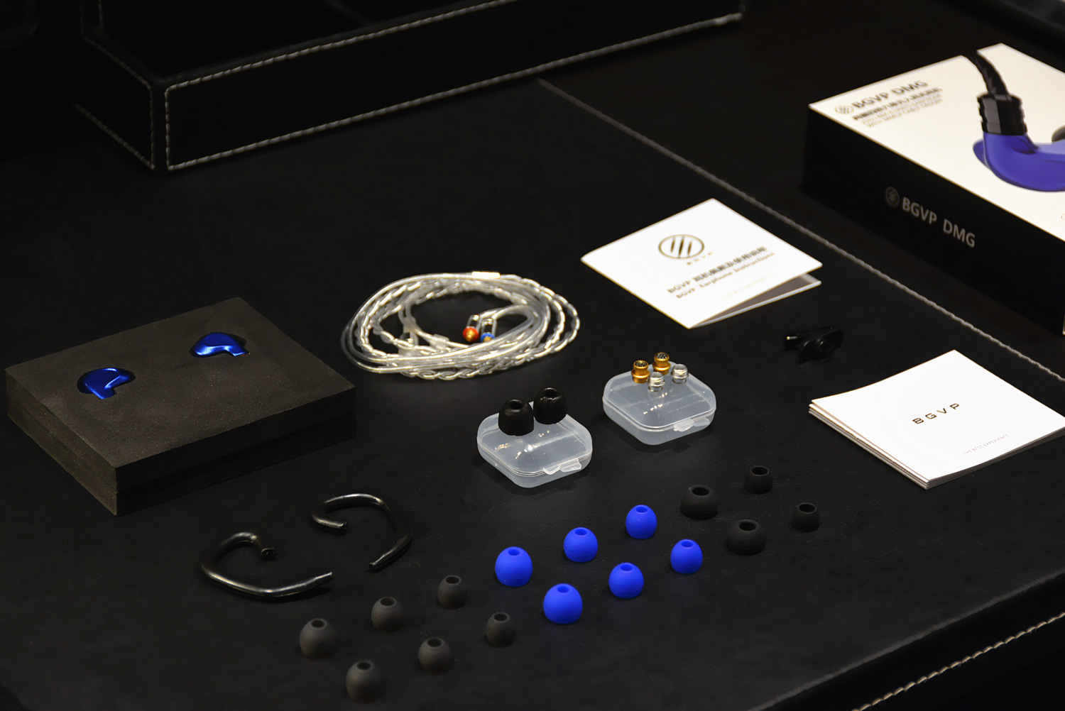 罕见六单元圈铁，线材可换，风格能调，BGVPDMG发烧级耳机体验