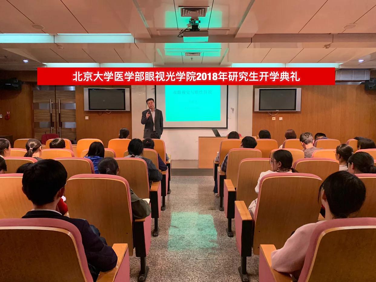 小孩低度近视加散光要怎么矫正,儿童低度近视加散光300要戴眼镜吗