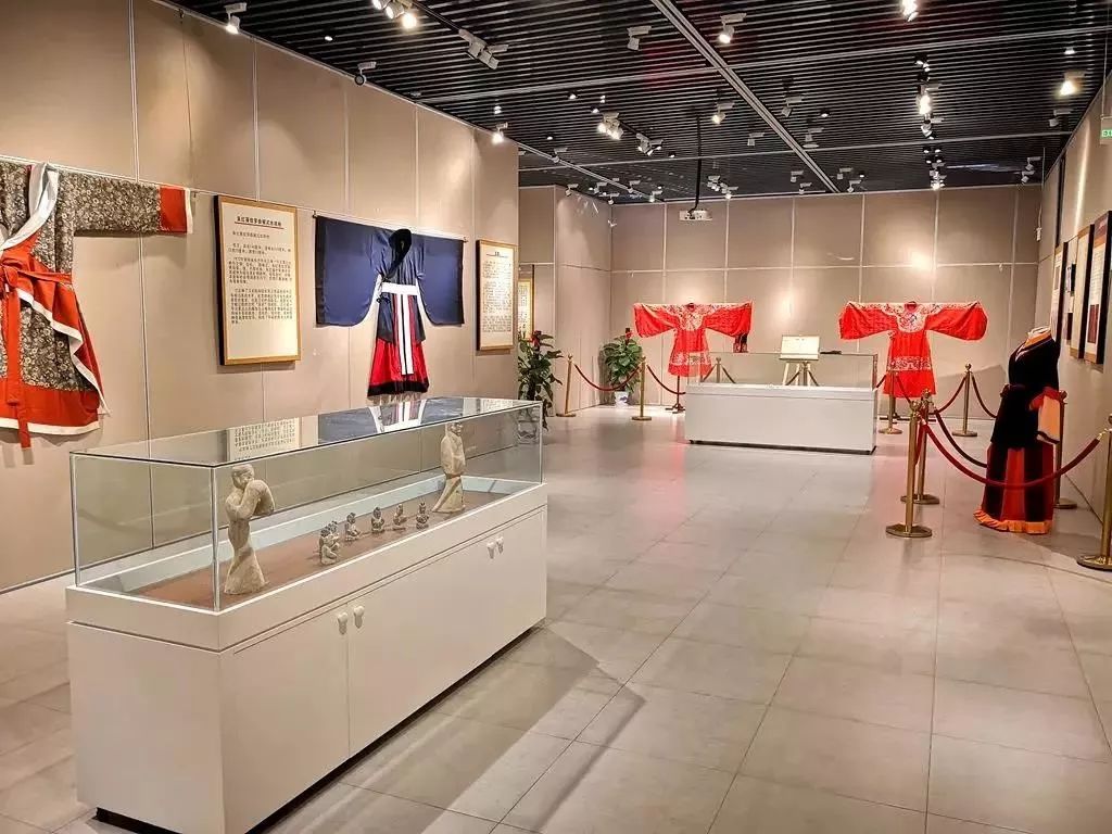 还有两天！赶紧去欣赏这件“千年礼服”吧！