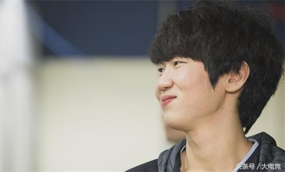 英雄联盟s8rng对阵c9香锅,英雄联盟s8总决赛uzi