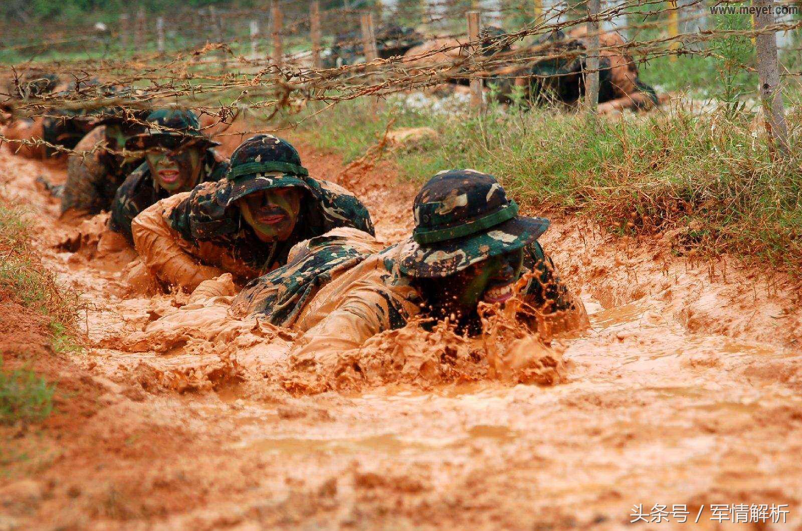 解放军中国特种兵训练视频,解放军特种兵骑摩托训练