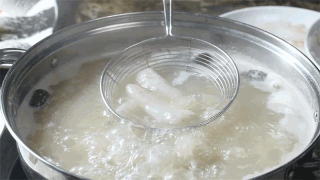 回头客最爱给“差评”的金牌老店，专卖薄过“冈本001”的……