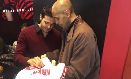 译站｜卡卡：球场上的芭蕾舞者梅罗时代之前最后一座丰碑