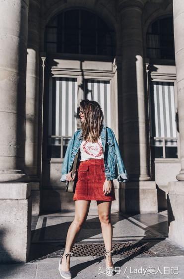 牛仔外套怎么穿出青春感,牛仔外套怎么穿才刚刚好