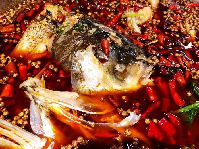 辣到冒汗的火锅,辣到爆火还想吃的美食