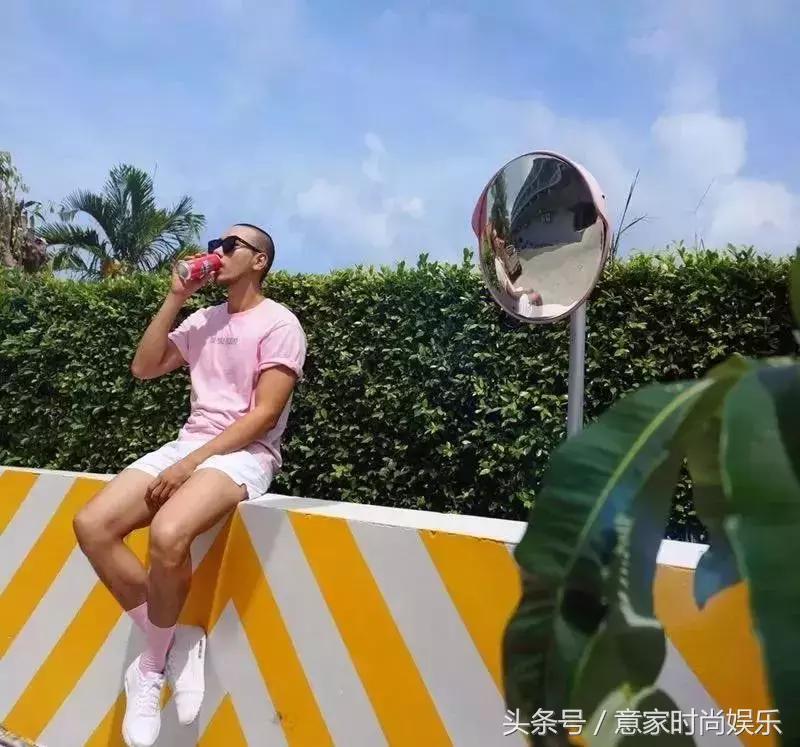 采访别人一身衣服多少钱,采访男生一身穿搭几十万