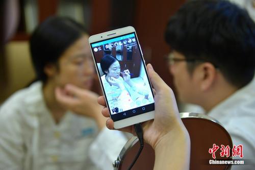 解读瘦脸针背后的秘密 (瘦脸针的危害有多可怕)