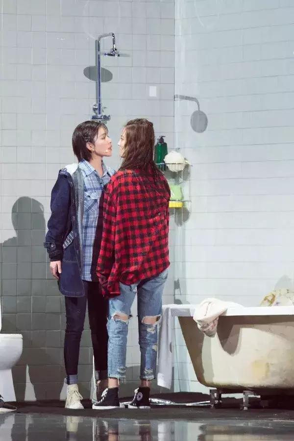 气质气场兼具的章子怡最喜欢用的口红色号！