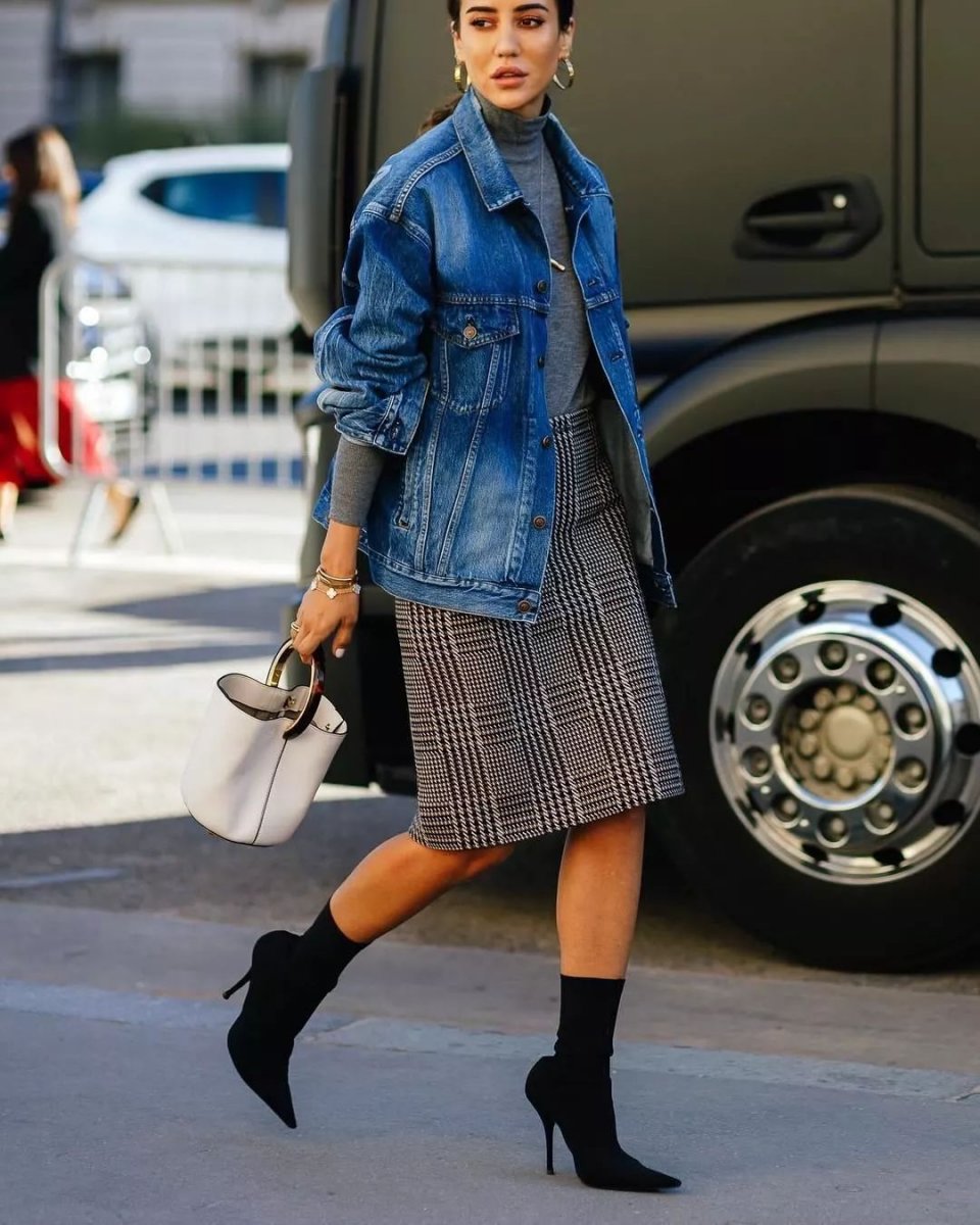 今年的靴子流行买短不买长,今年秋冬穿靴子就买这3种高级色