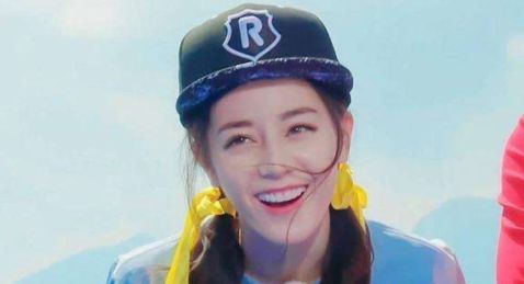 “金鹰女神”迪丽热巴，做好演员一辈子的事