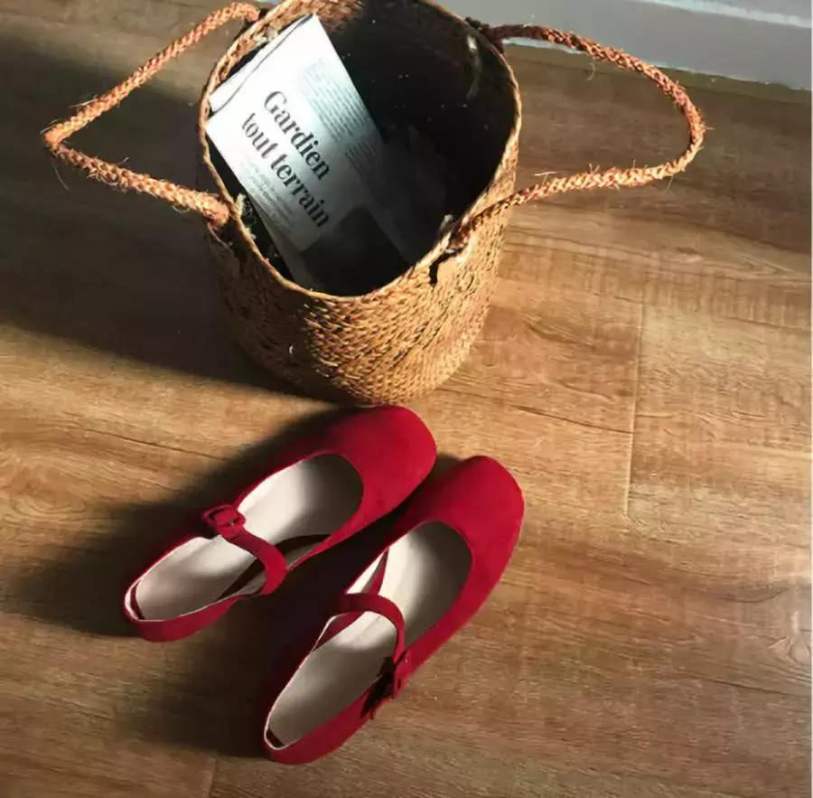 秋季小单鞋谁穿谁好看 (百搭轻便小单鞋总有一款适合你)