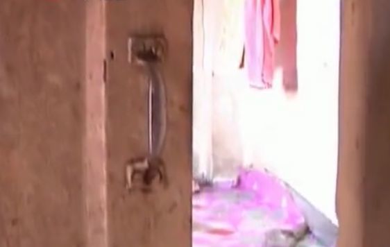 *兽禽**继父多次强奸十四岁女儿还大声喊冤:我拿她当亲生女儿