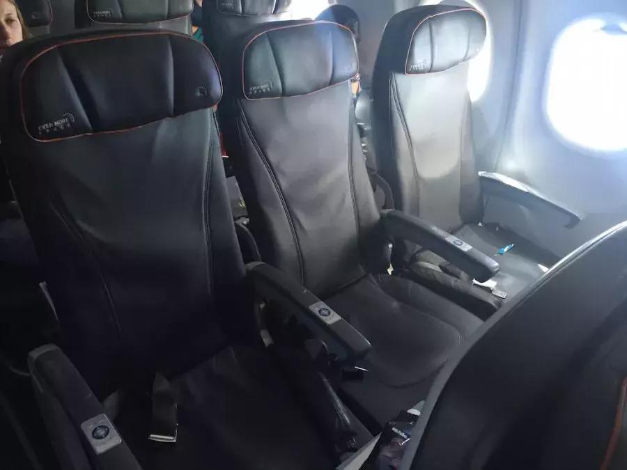 哪些航空经济舱有免费餐食,经济舱有什么免费的东西提供