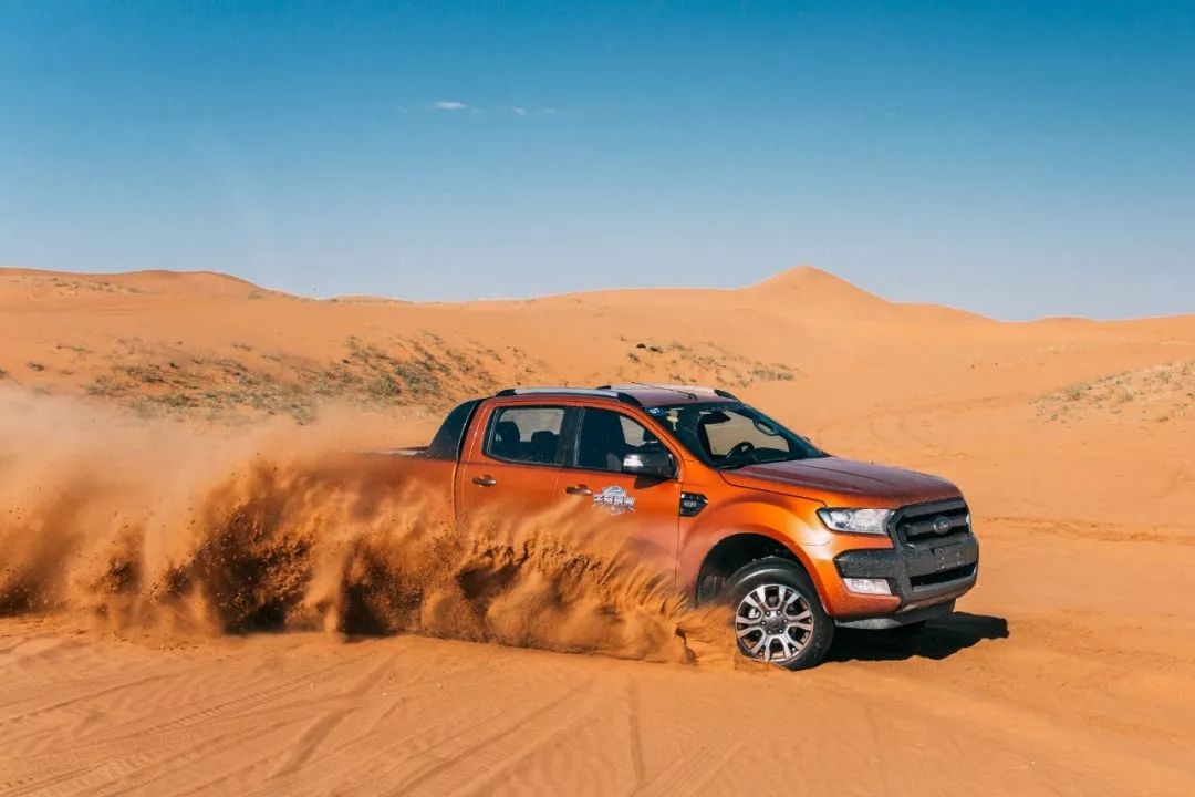 驾驶越野车去无人区的感受,驾驶沙漠越野正版