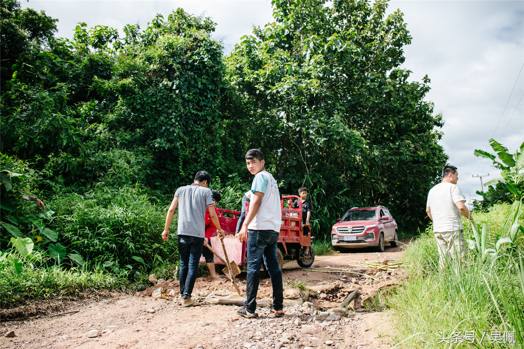 去过老挝为什么要被海关拦下,进入老挝的真实感受
