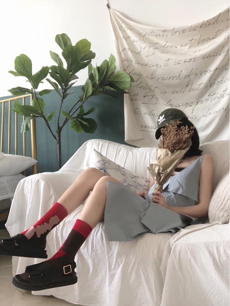 属于袜子的黄金时代来了！学会这些搭配！再也不用傻傻的露脚踝了