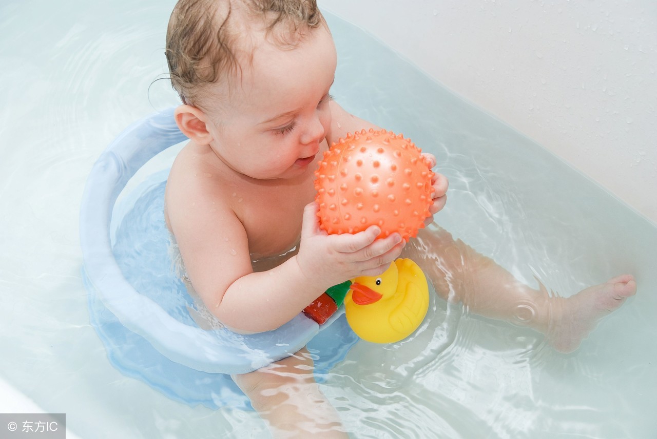 宝宝干性湿疹皮肤渗出溃烂,婴儿湿疹用药后三天又反复了