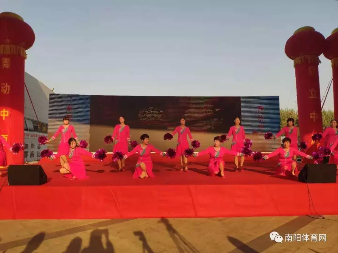 舞动广场健身操,2018南阳市广场舞健身操